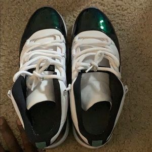 Air Jordan low-top 11